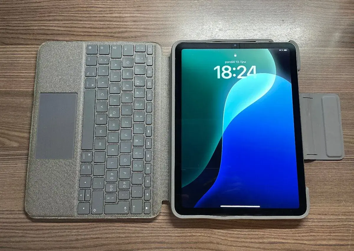 IPad Air 5. Generace M1 64 GB Wi‑Fi + klávesnice