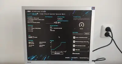 PRODÁNO- FUNKČNÍ Monitor BENQ Q7C5 1280x1024 17" 5:4 VGA DV