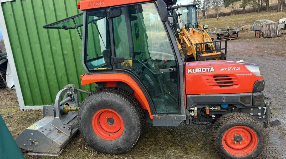 Kubota STV32 33 koní s TP nová STK