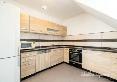 Pronájem bytu 2+kk, U Valu, Nupaky, 21900 Kč/měs, 50 m2