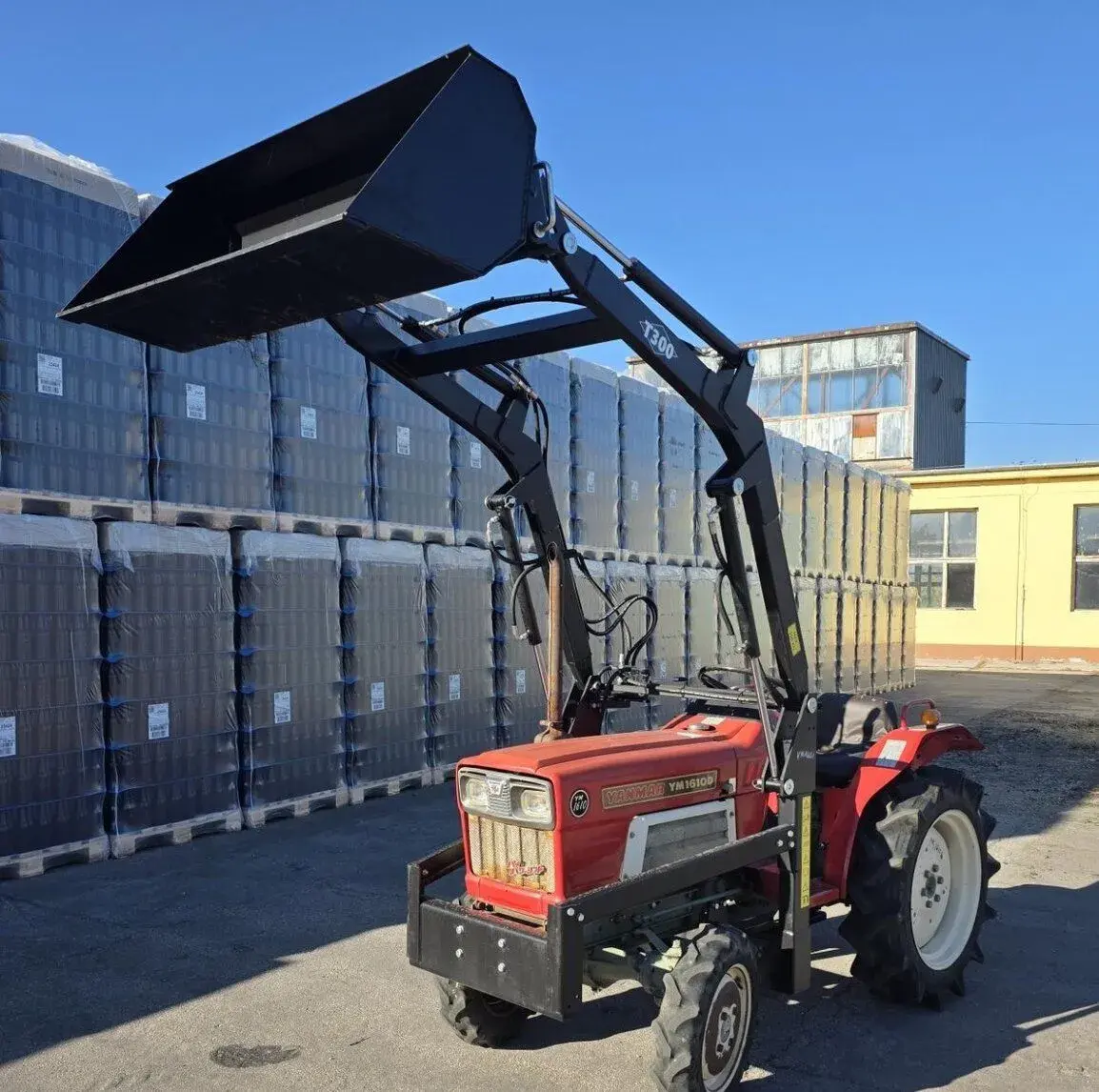 YANMAR YM1610D s čelním nakladačem