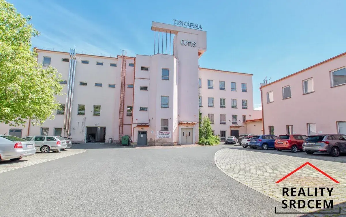 Pronájem skladovacích či kancelářských prostor, Opava-Předmě