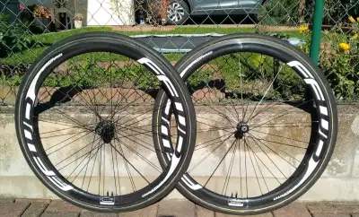 Karbon kola FFWD F4R silniční, ráfkové