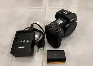 Canon R + nabíječka a baterka
