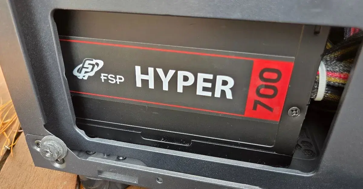 FSP Fortron HYPER 700 W – ATX zdroj