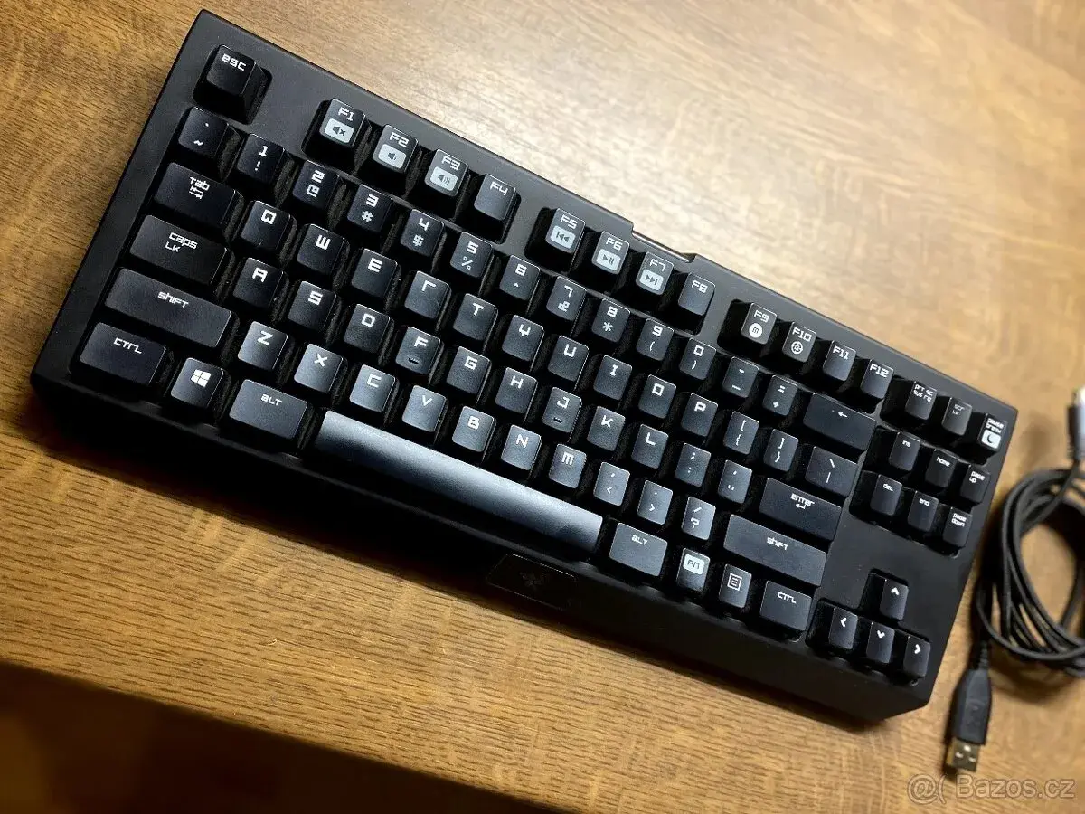 - Herní klávesnice Razor Blackwidow