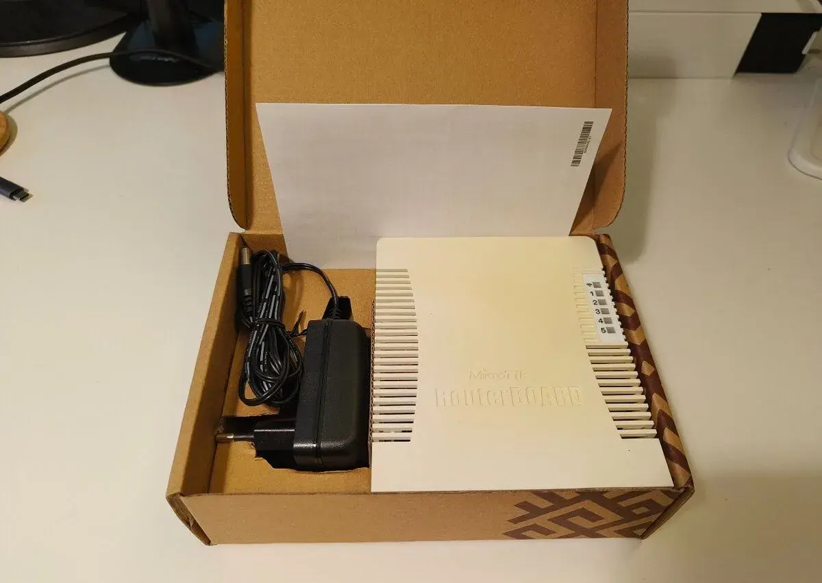 MikroTik RouterBOARD RB951G-2HnD