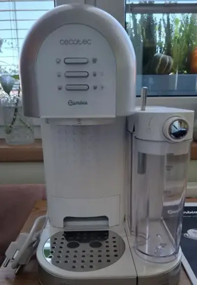 Pákový kávovar Cecotec Instant-ccino Chic Bílá