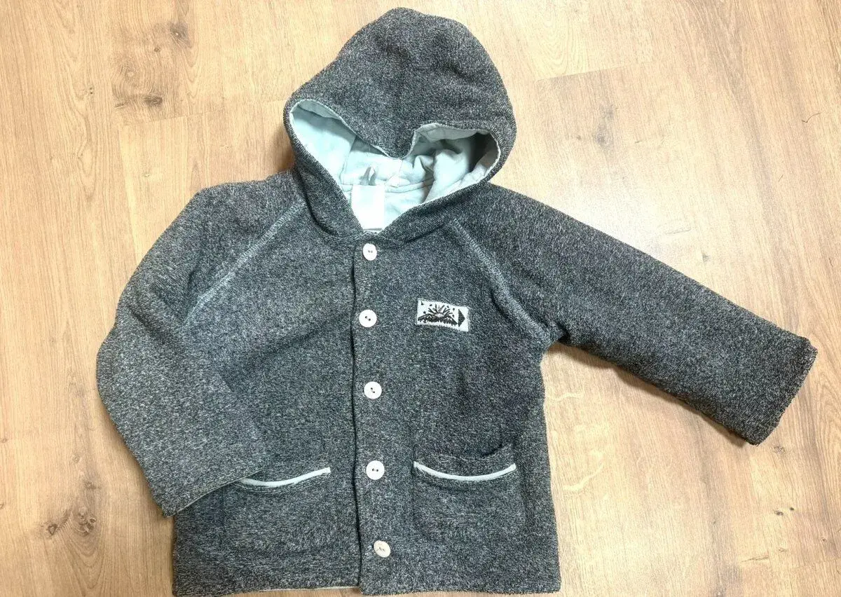 🧥 Dětská bunda s kapucí – vel. 104