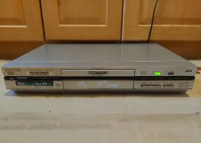 DVD Panasonic DMR E100H
