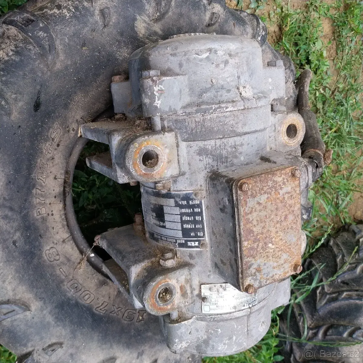 Vibrační motor