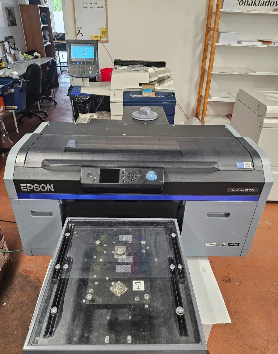 DTG tiskárna Epson SureColor SC-F2100 – profi tiskárna