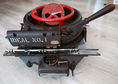 IDEAL No.1 Stencil Machine (USA, cca 1965) – top stav