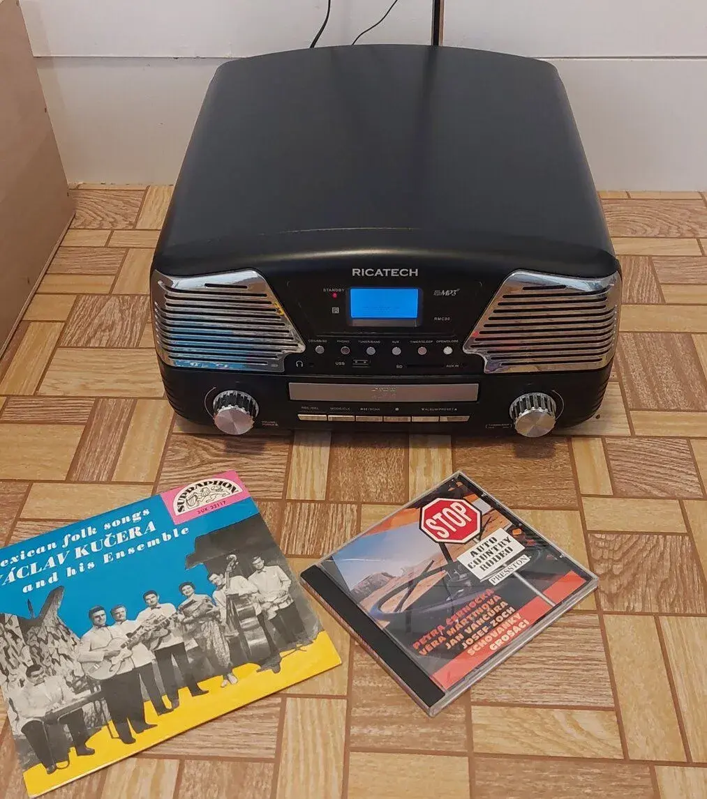 Gramofon rádio cd mp3