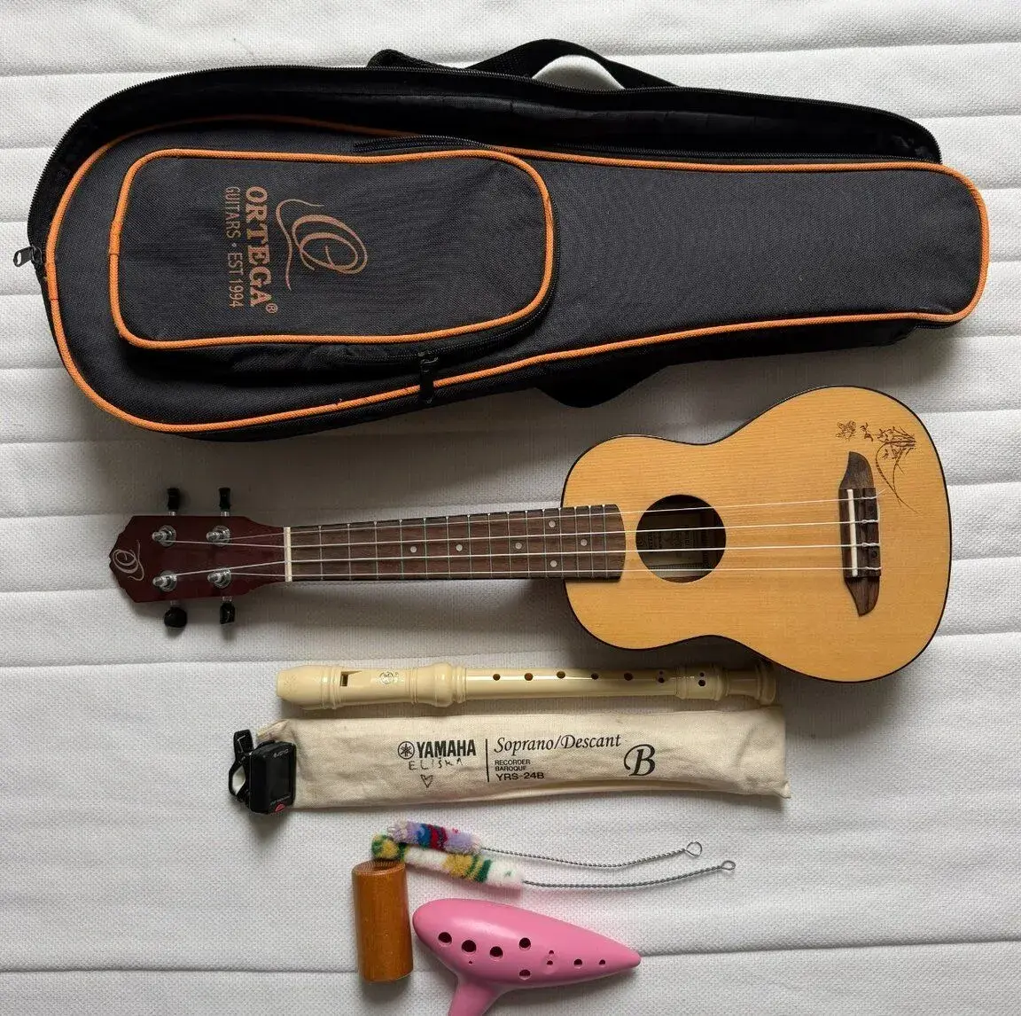 Ukulele Ortega RU5 včetně obalu, ladičky a další