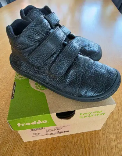 Kotníkové kožené boty Froddo Barefoot Black vel 31 jako nové