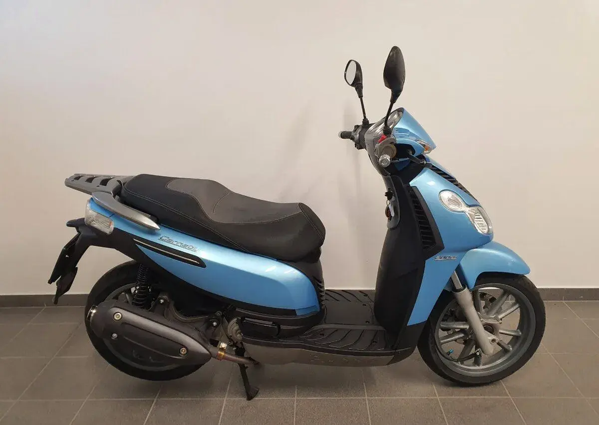 Piaggio Carnaby 200