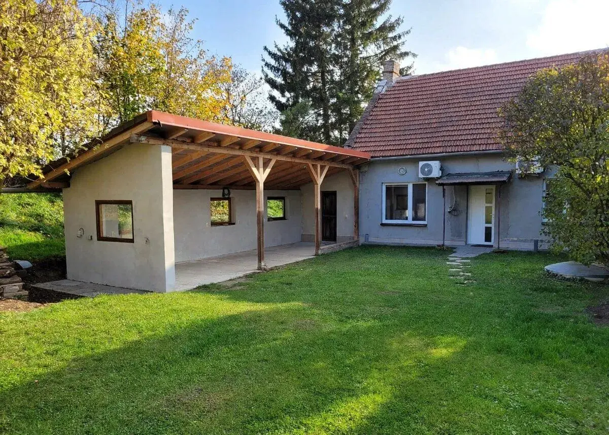 Pronájem rodinného domu 3+kk se zahradou 1131 m²