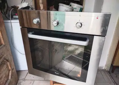 Plne funkční vestavny sporak a za cenu 899kc--DOVEZU-