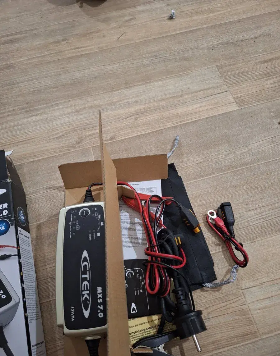 Inteligentní nabíječka autobaterií CTEK MXS 7.0 (12V / 7A) –