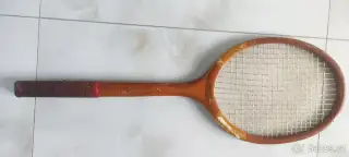 Stará tenisová raketa