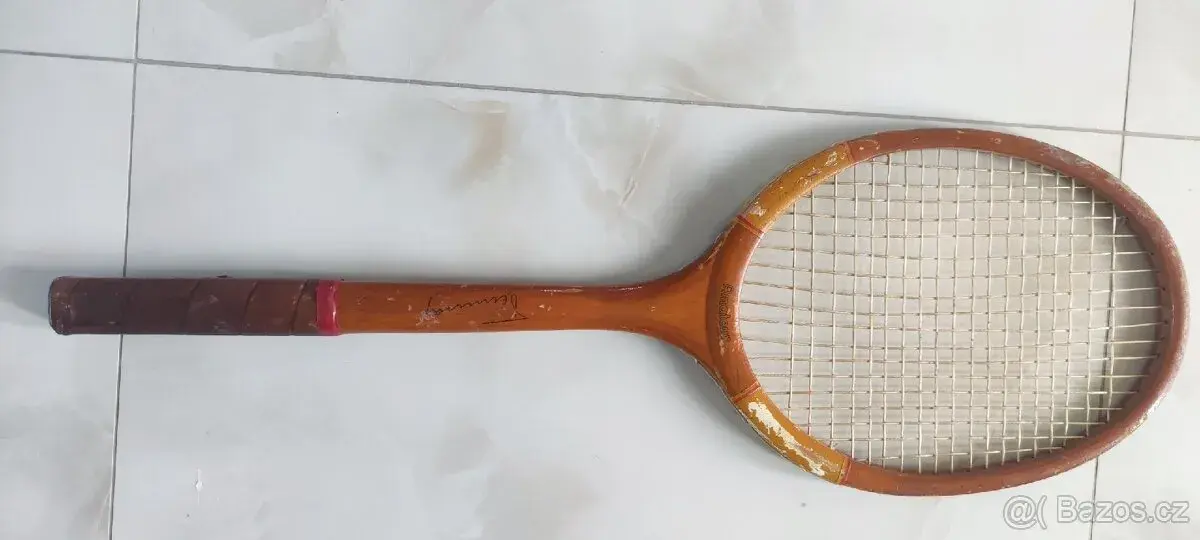 Stará tenisová raketa