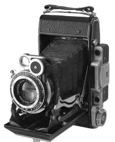 Měchové fotoaparáty Moskva 2 a Moskva 4 (Středoformát 6×9)