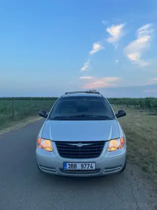 Chrysler town – 2002, 175 000 km