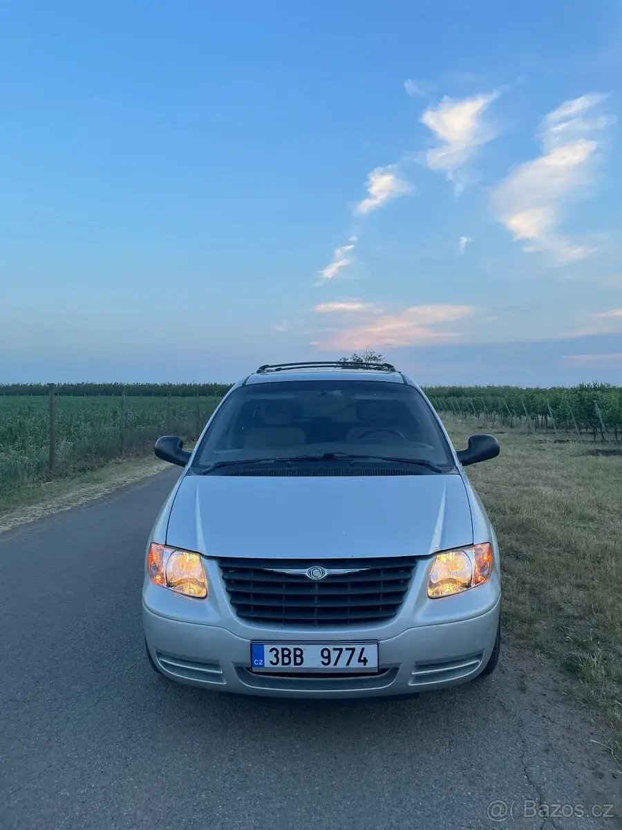 Chrysler town – 2002, 175 000 km