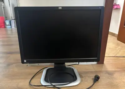 HP L2245wg 22″ LCD monitor – funkční, v CZ