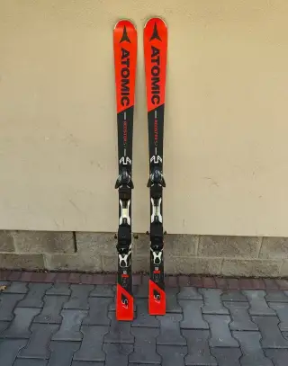 Slalomové lyže Atomic redster S7