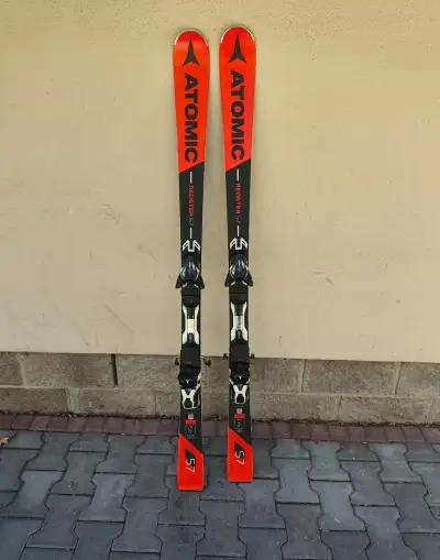 Slalomové lyže Atomic redster S7