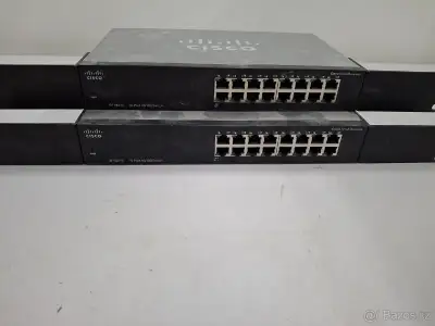 16-portový switch Cisco SF100-16 (včetně 19" uší do racku)
