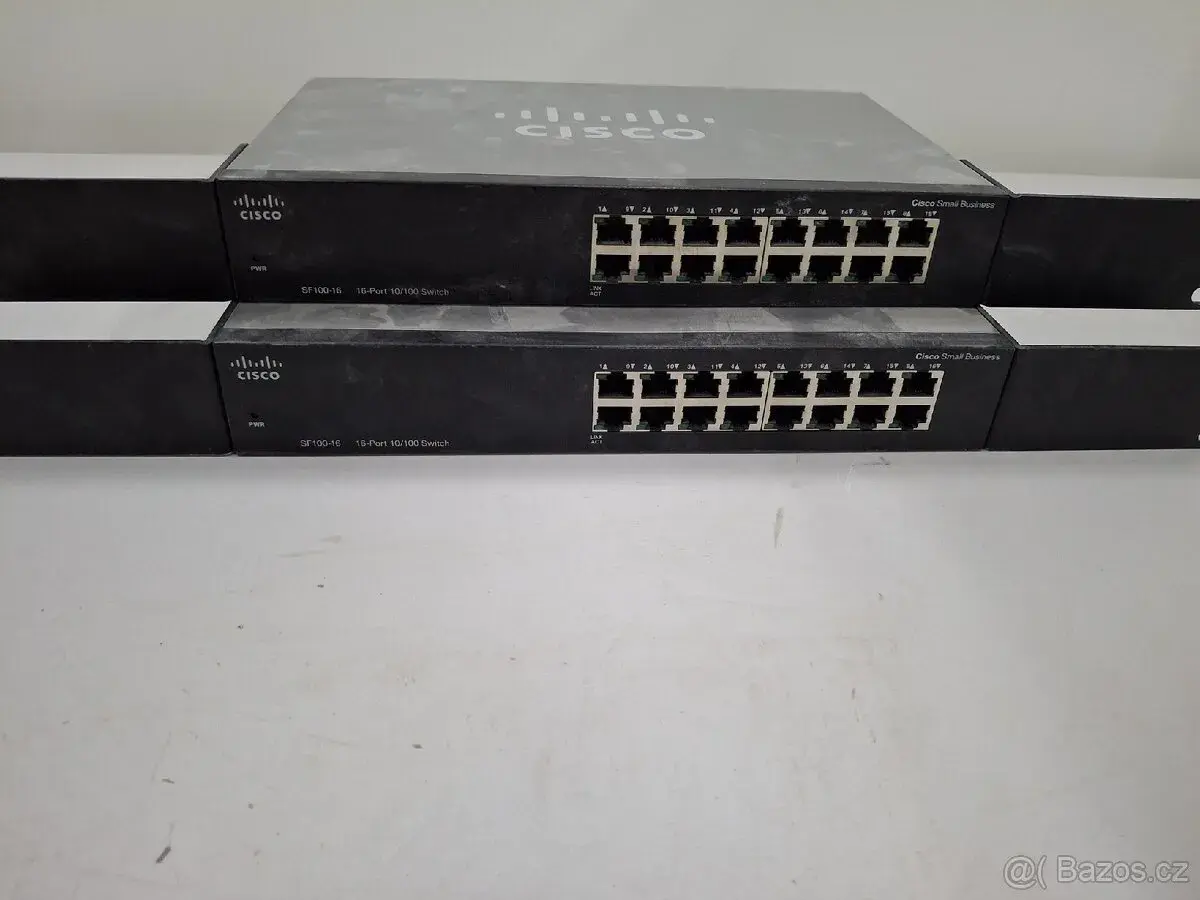 16-portový switch Cisco SF100-16 (včetně 19" uší do racku)