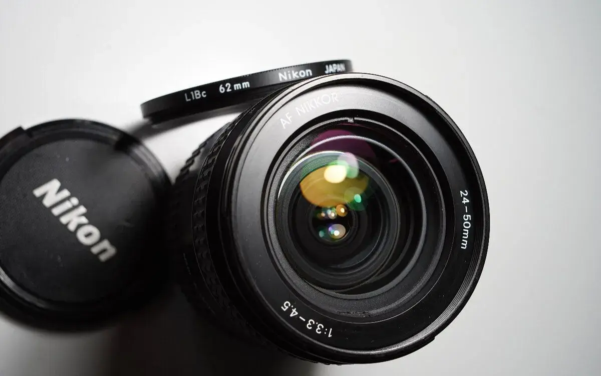 Objektiv Zoom Nikkor AF 24-50 (3.3-4.5)
