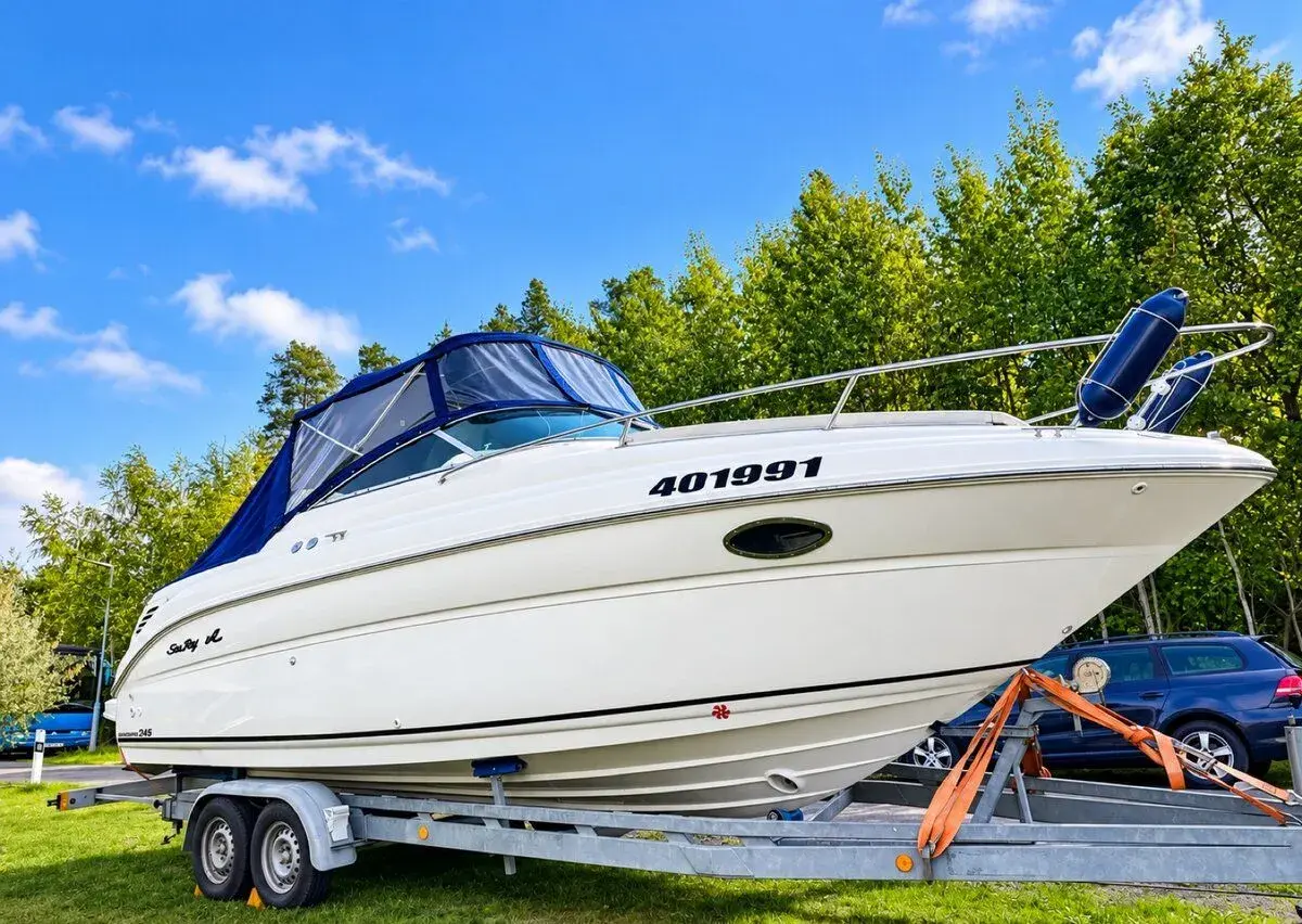 SEA RAY 245 Weekender 5.0 EFI bravo III + vlek 3000kg