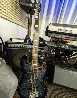 Marcus Miller v9 gen 2