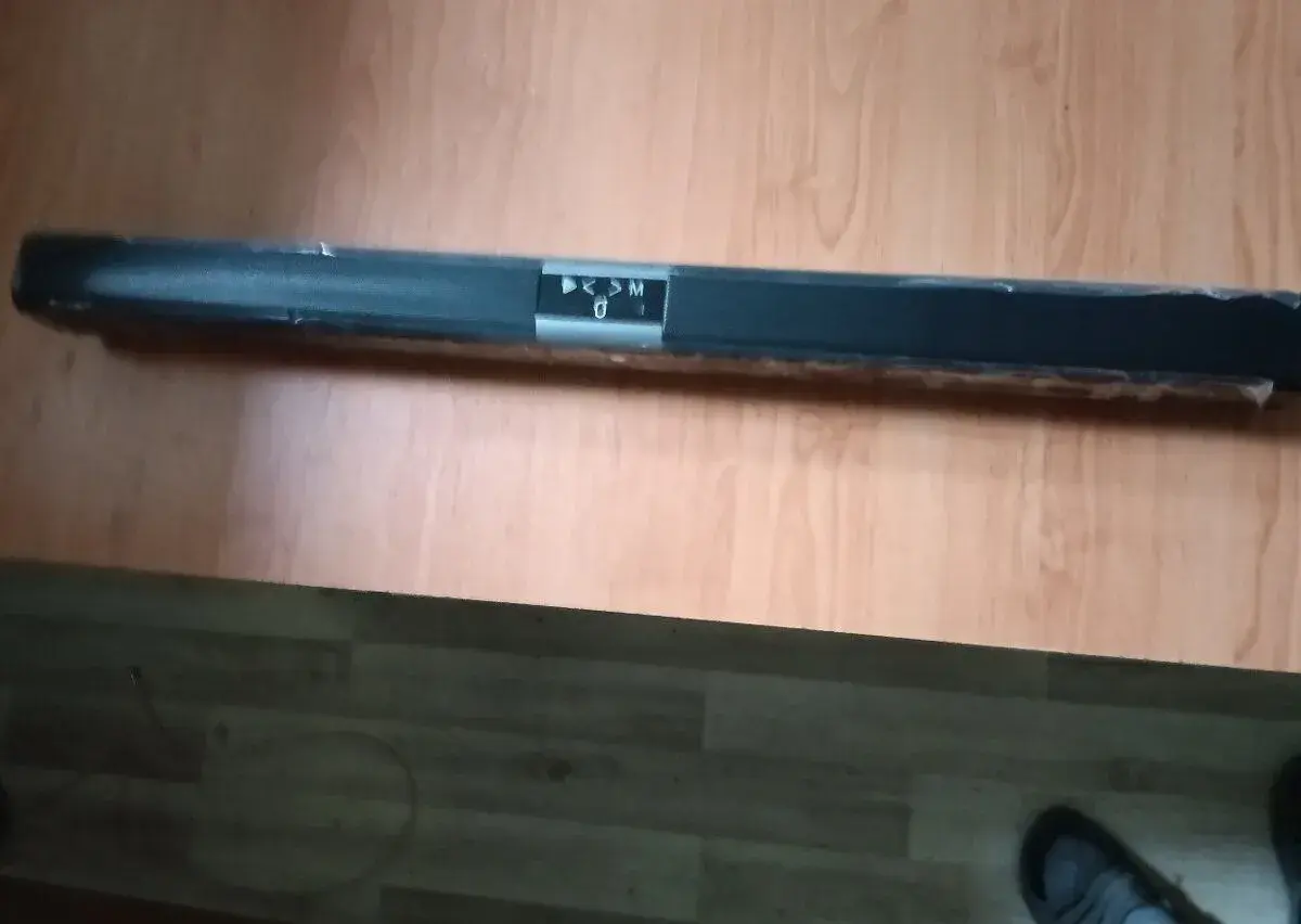 Přídavné reproduktory k TV.
