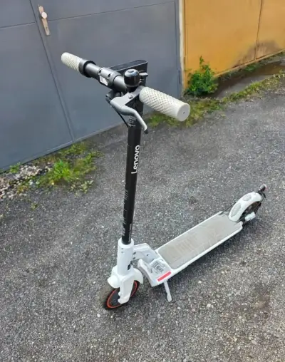Elektrická koloběžka Lenovo Electric Scooter M2 White