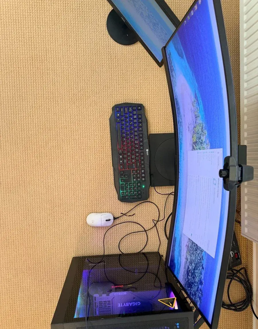 Herní počítač + LCD 34“ a 22“