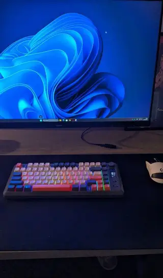 FreeWolf M75 klávesnice