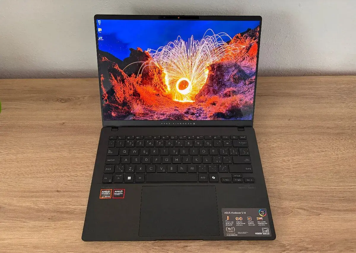 ASUS Vivobook S 14 OLED – Ryzen AI 9 HX 370 - 32 GB - 1 TB