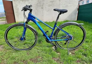 Merida Crossway 500 - trekové kolo