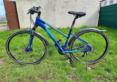 Merida Crossway 500 - trekové kolo