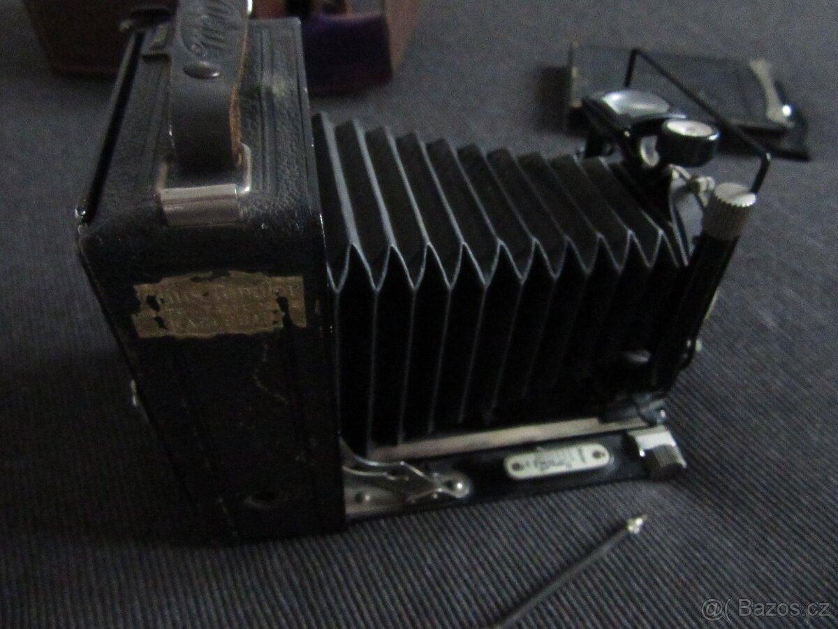 VINTÁGE SKLÁDACÍ FILMOVÁ KAMERA VOIGTLANDER
