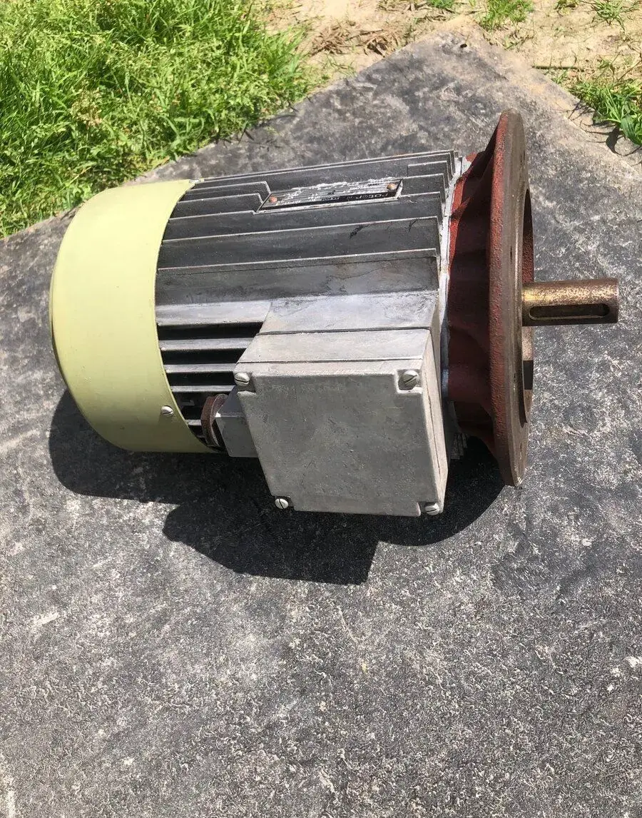 Motory,hydraulický zvedák