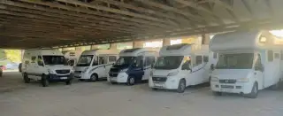 Zastřešené parkování pro obytná auta