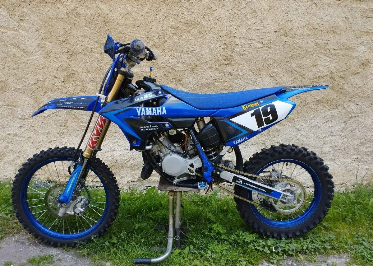 Yamaha YZ 85.