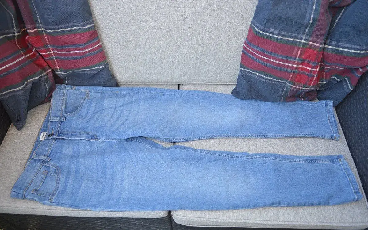 Džíny minimálně nosené/ skvělý stav/ šíře v pase 41cm x2