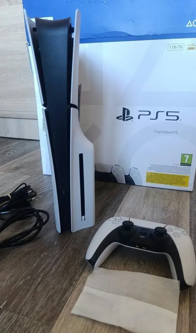 PS5 slim s mechanikou + záruka